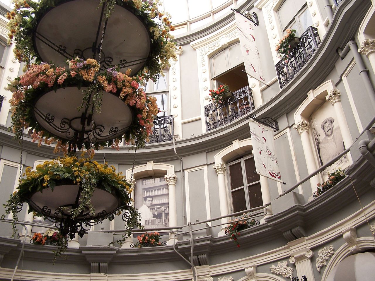 Passage des Fleurs (Çiçek Pasajı)