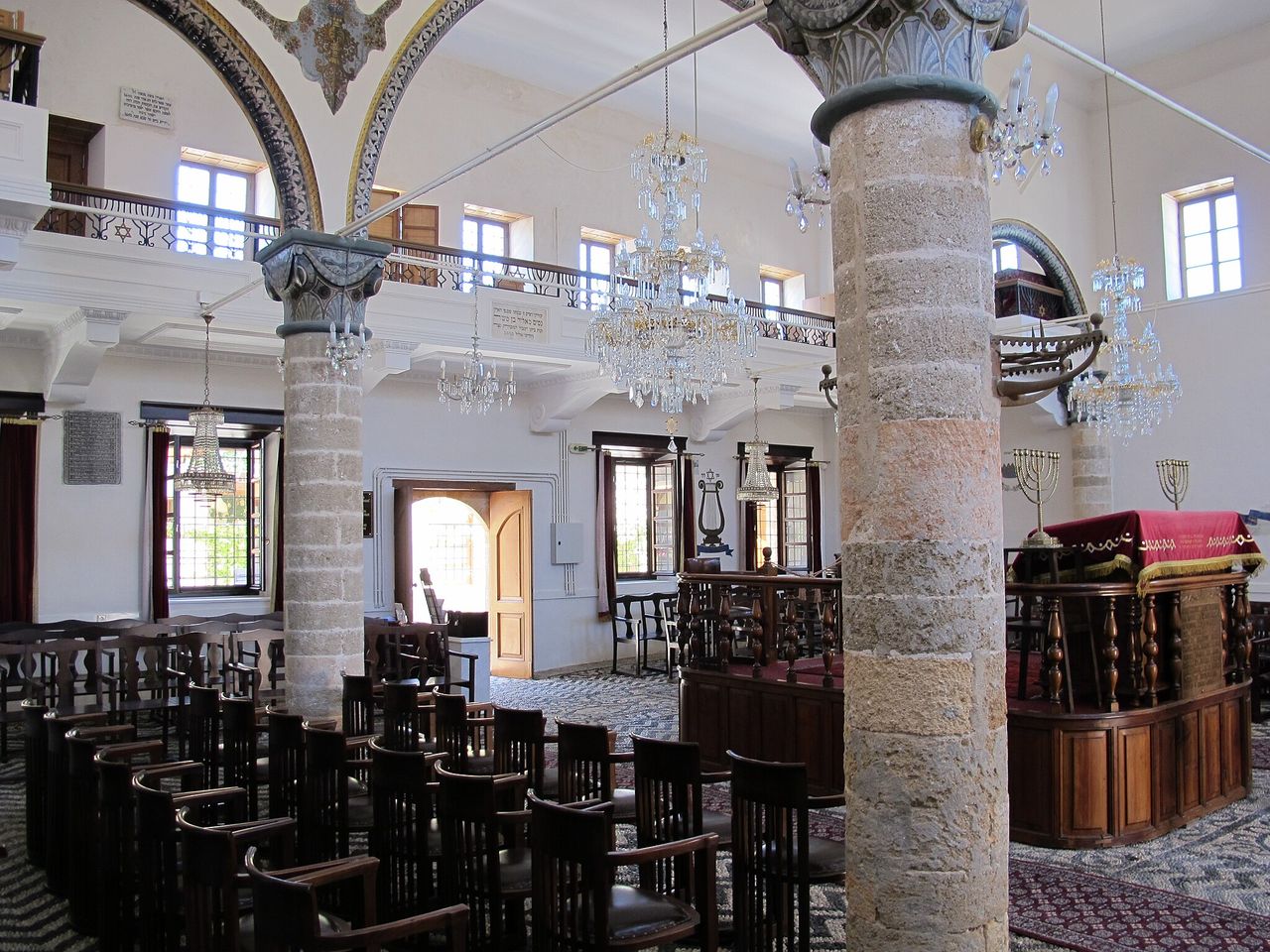 Synagogue Kahal Shalom: The Light of Memory