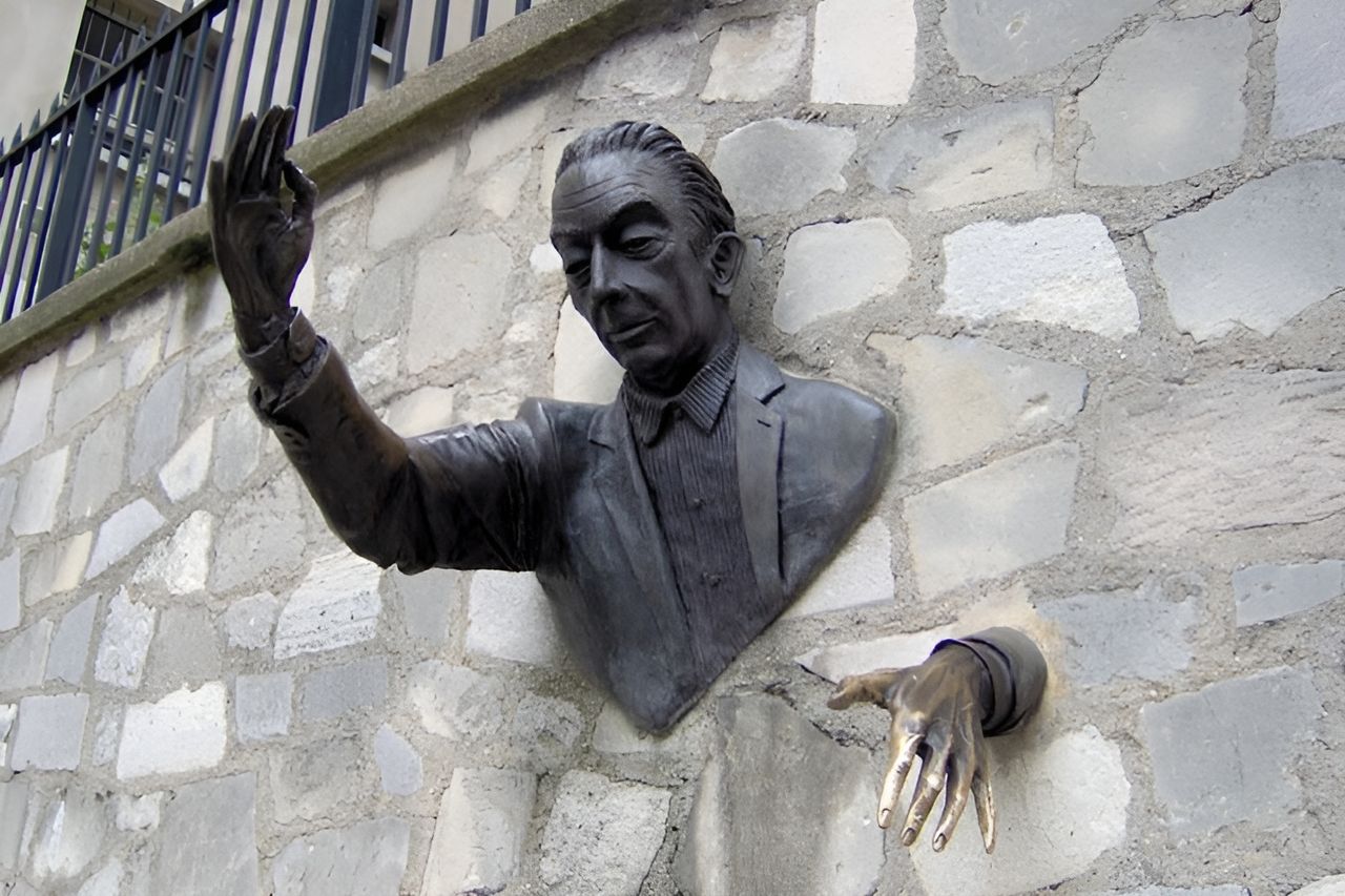 Cruzando el Muro (Le Passe-Muraille)