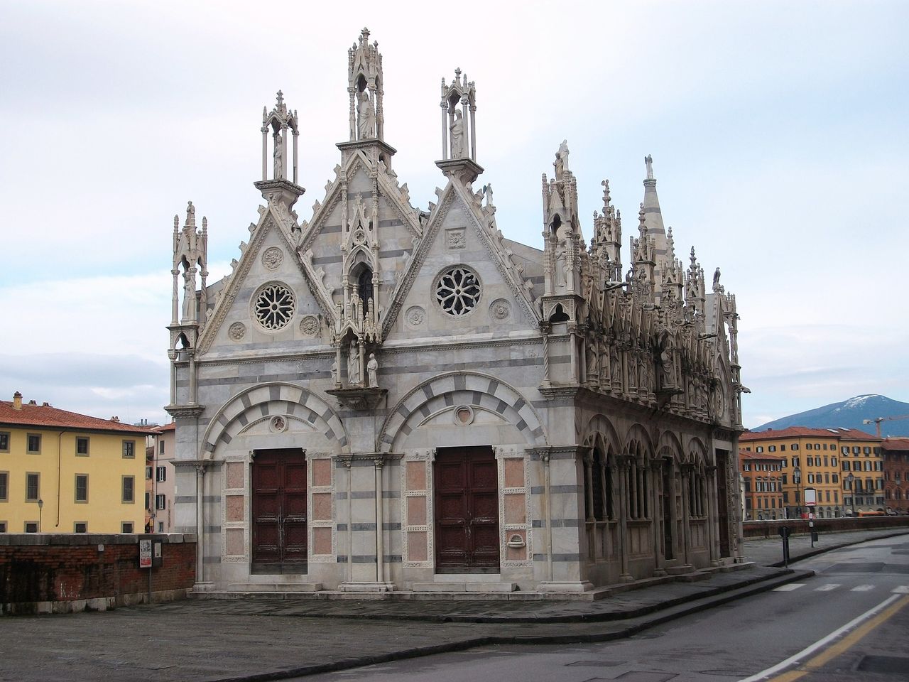 Santa Maria della Spina: Gothic Casket